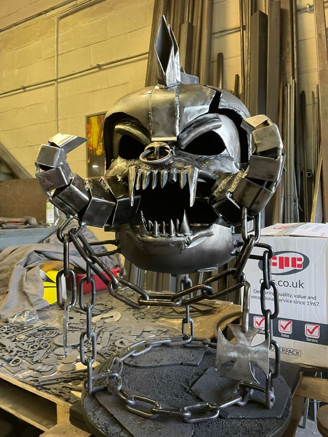 The Motörhead Snaggletooth Fire Pit – Style2
