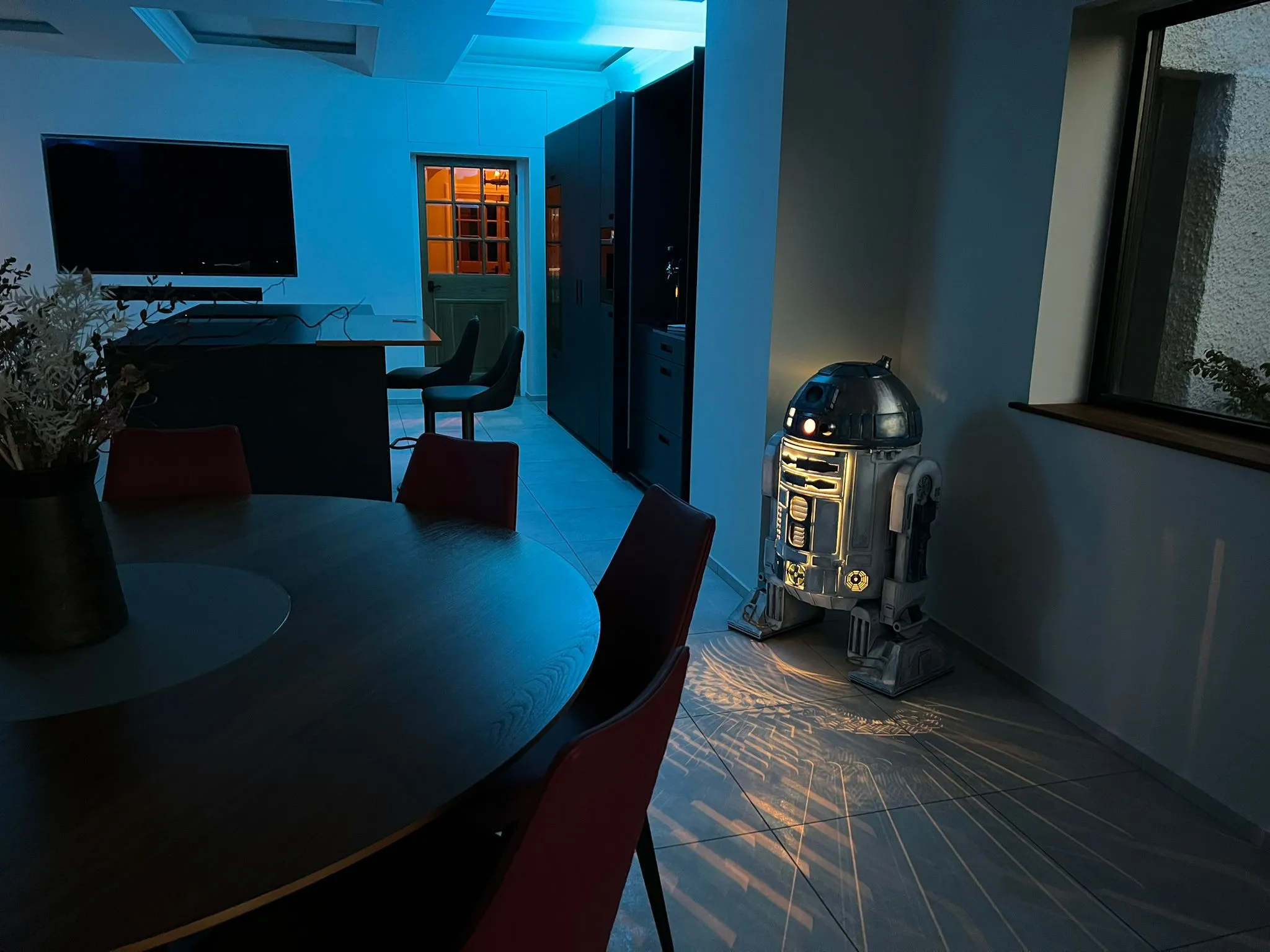 R2-D2 Drinks Droid