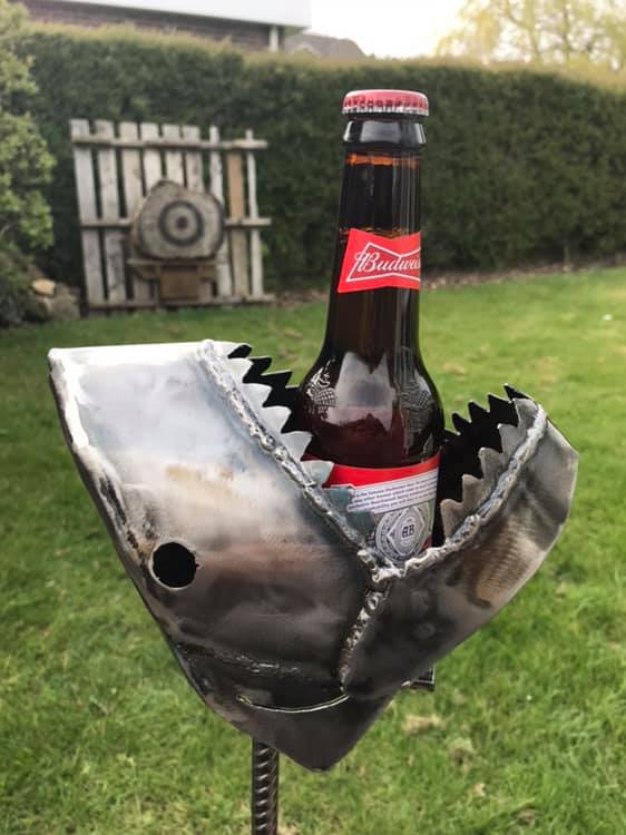 JAWS LAWN DRINKS HOLDERS