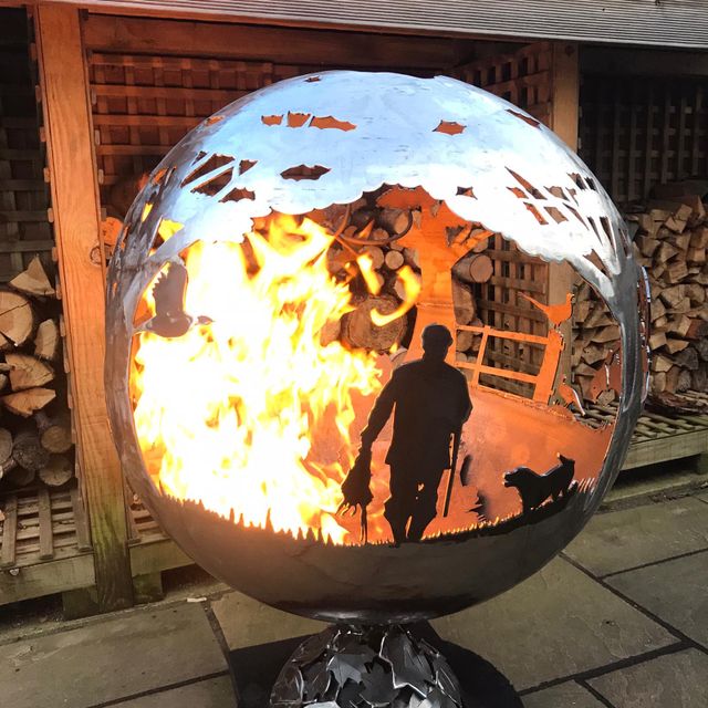 The Hunt Scene Fire Globe 800